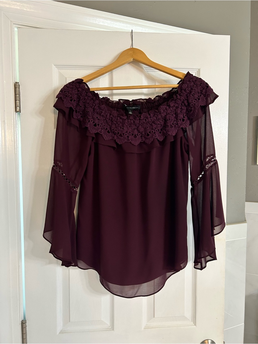 White House Black Market Off-the-Shoulder Lace Trim Women's Top - Plum